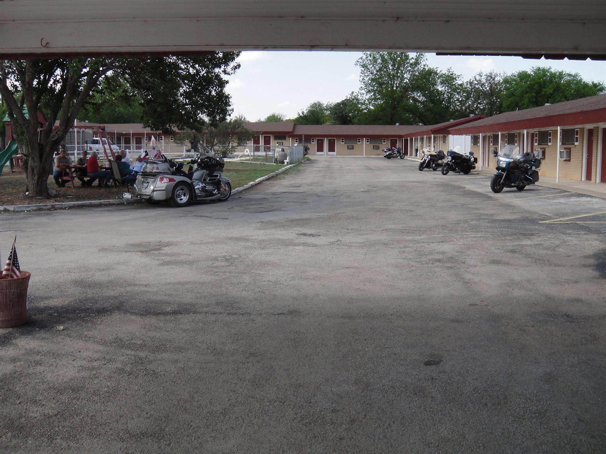 The Hills Motel Junction Bagian luar foto